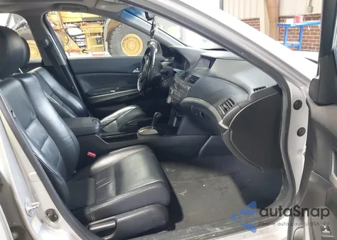 2010 Honda Accord 2.4 Ex-L from USA, damaged, VIN 1HGCP2F83AA183635